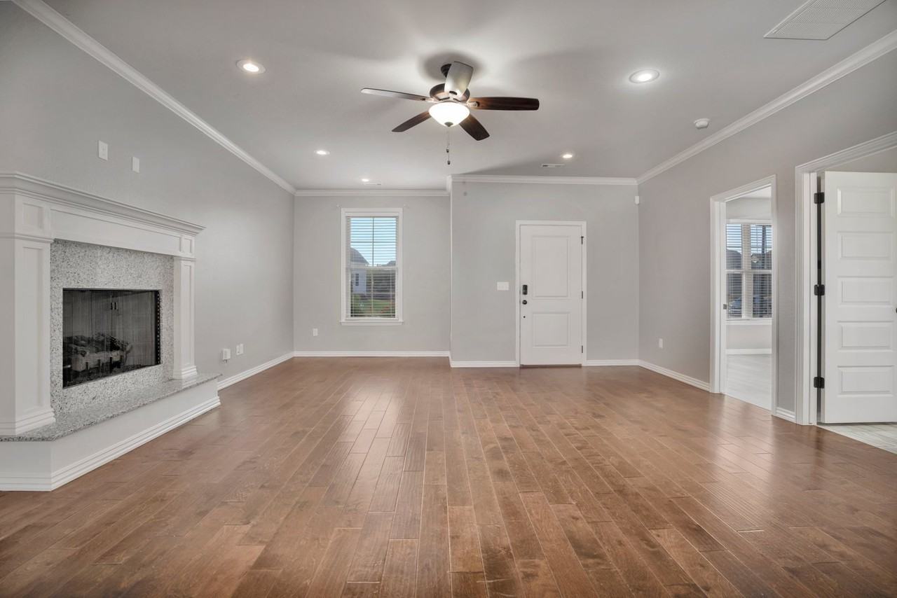 1016 Marbella Ct - Photo 4 of 26