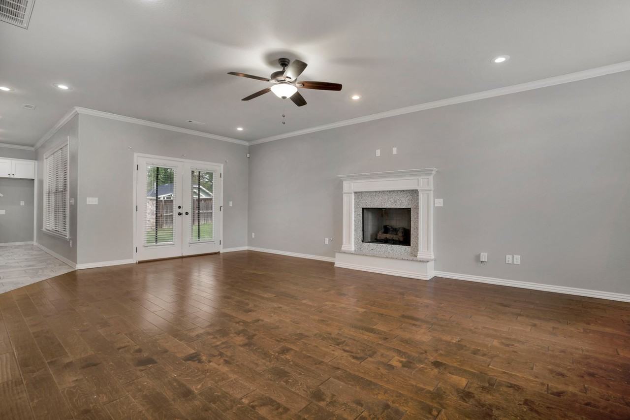 1016 Marbella Ct - Photo 5 of 26