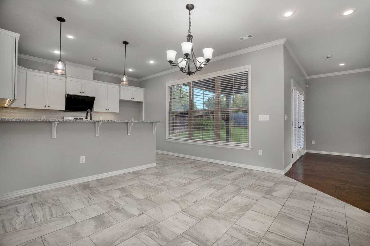 1016 Marbella Ct - Photo 7 of 26