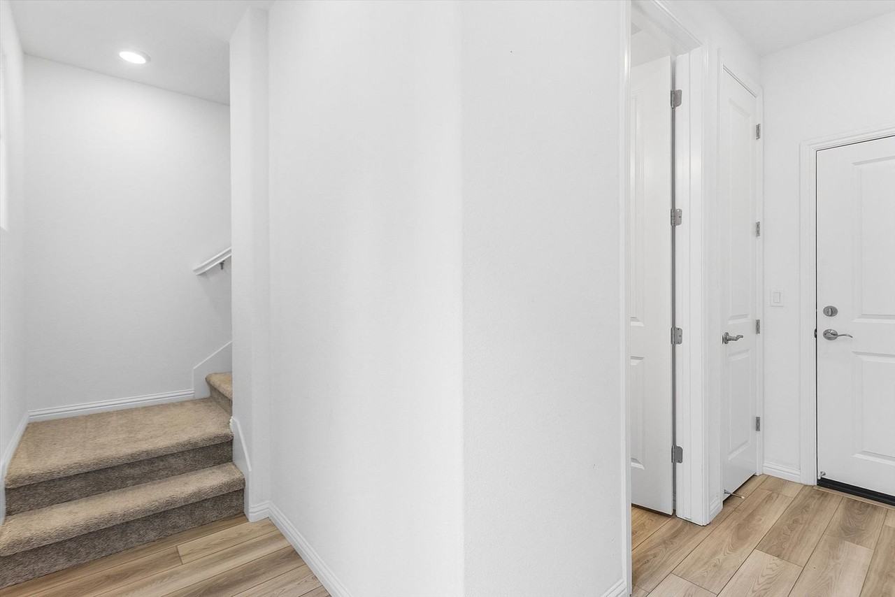 2835 Cathwood Ln - Photo 4 of 20