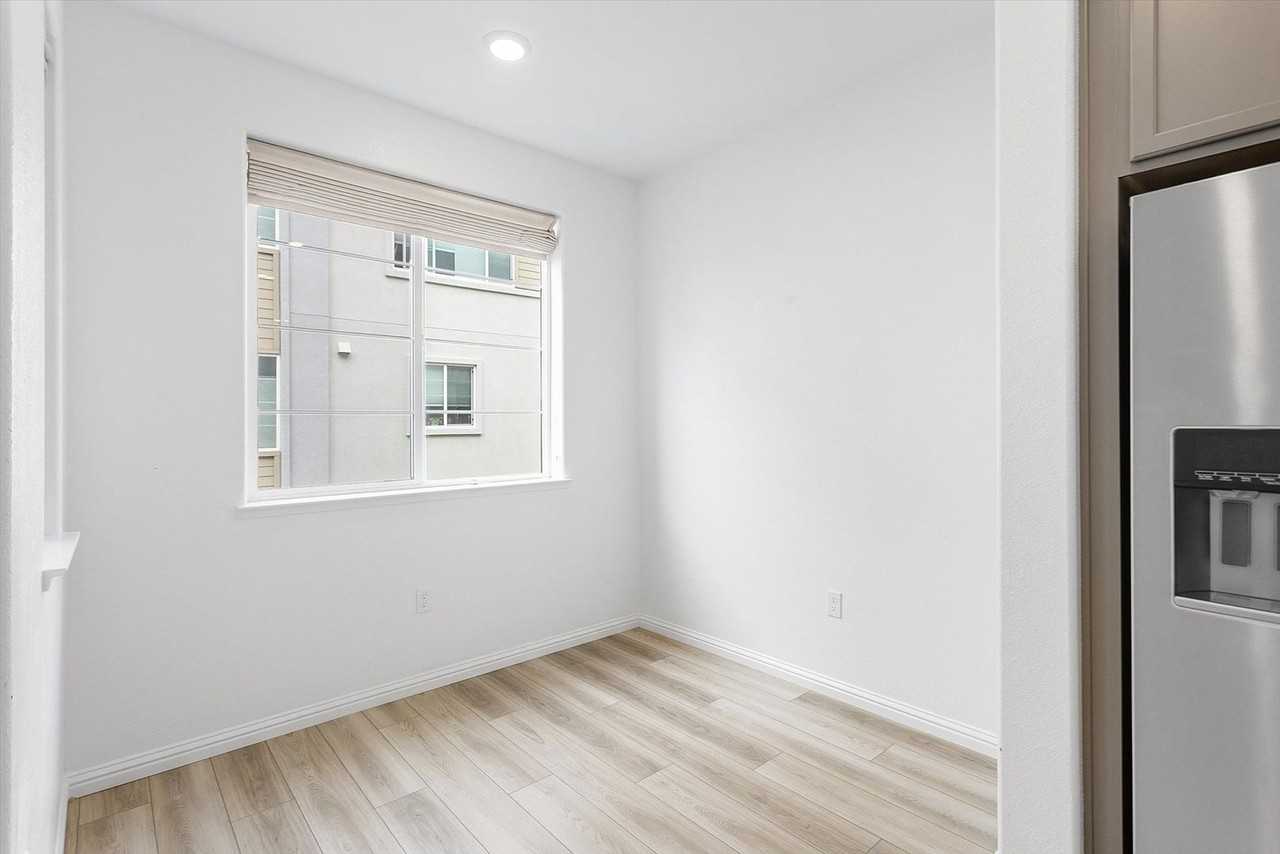 2835 Cathwood Ln - Photo 7 of 20