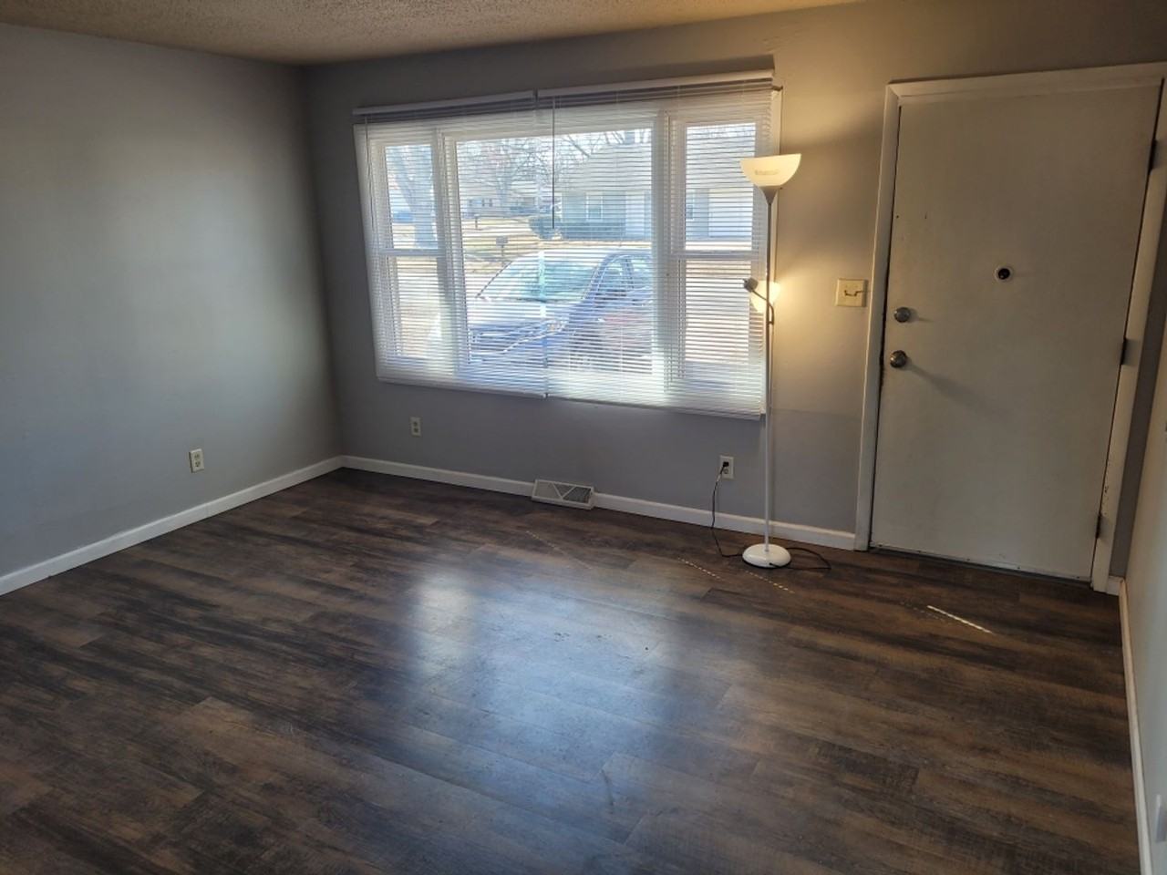 1832 Stonehenge Rd - Photo 6 of 11