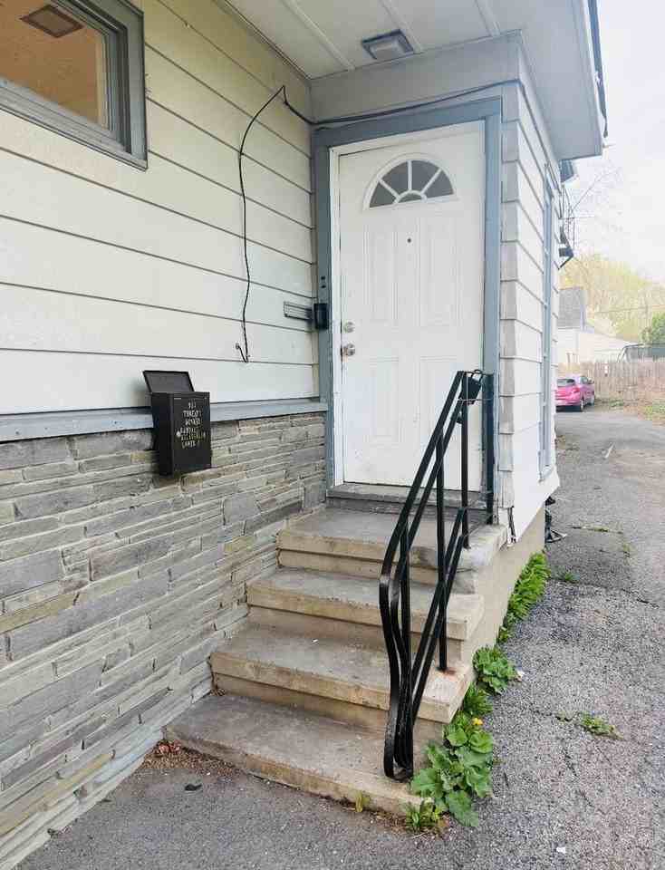 913 Nott St. - Photo 3 of 19