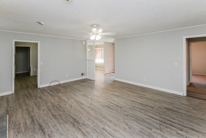 112 Tillbury Dr - Photo 4 of 9