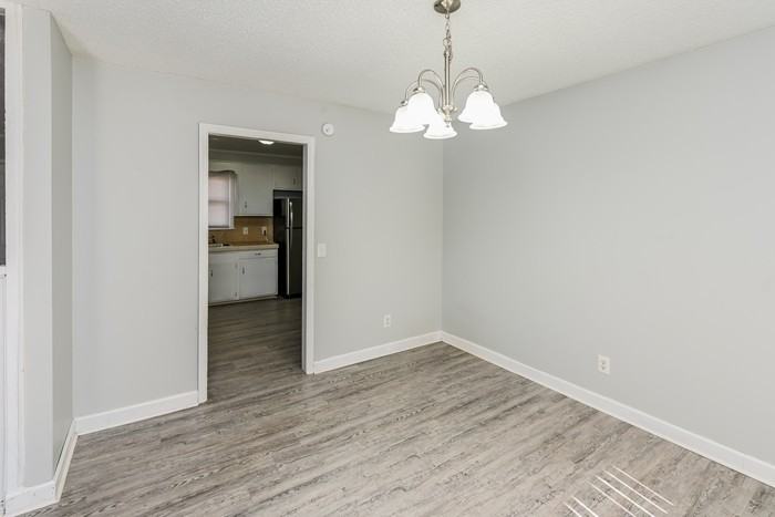 112 Tillbury Dr - Photo 5 of 9