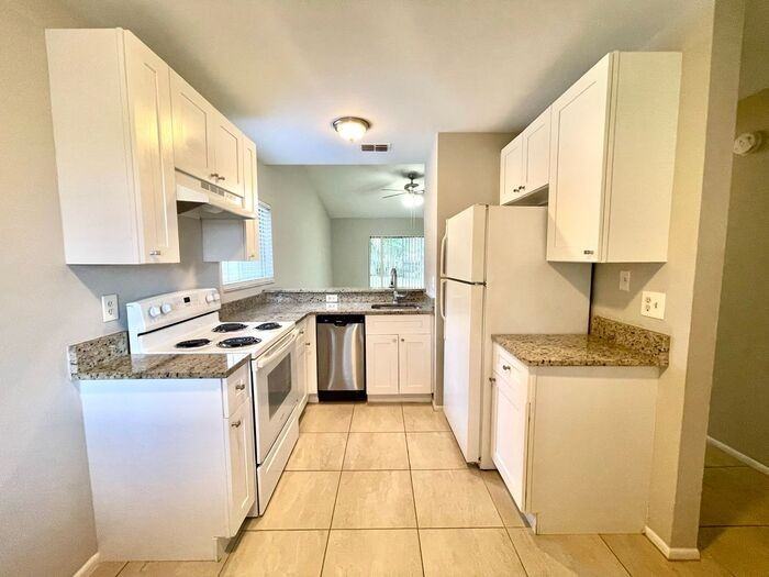 12034 Walden Woods Dr - Photo 3 of 22