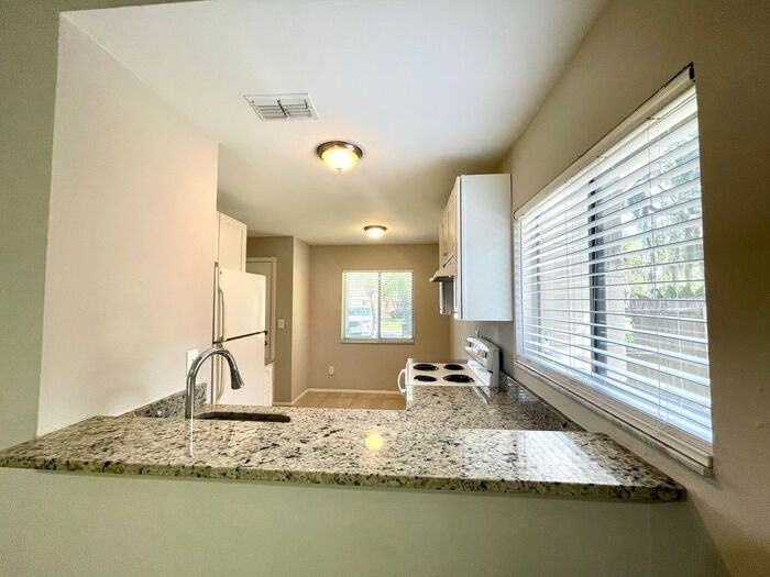 12034 Walden Woods Dr - Photo 7 of 22