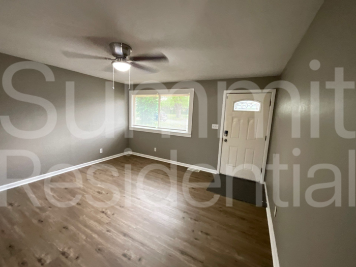 8608 Crystal Ave - Photo 3 of 14