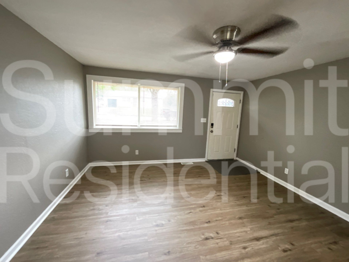 8608 Crystal Ave - Photo 4 of 14