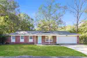 featured image of 210 Elliott Dr