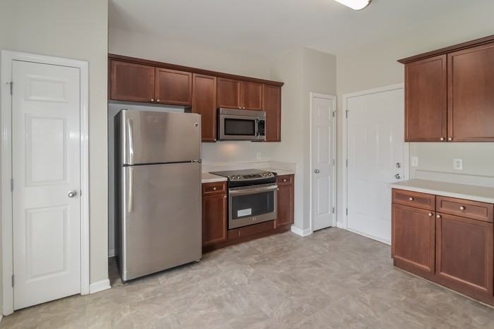 449 Park Lake Dr - Photo 6 of 12