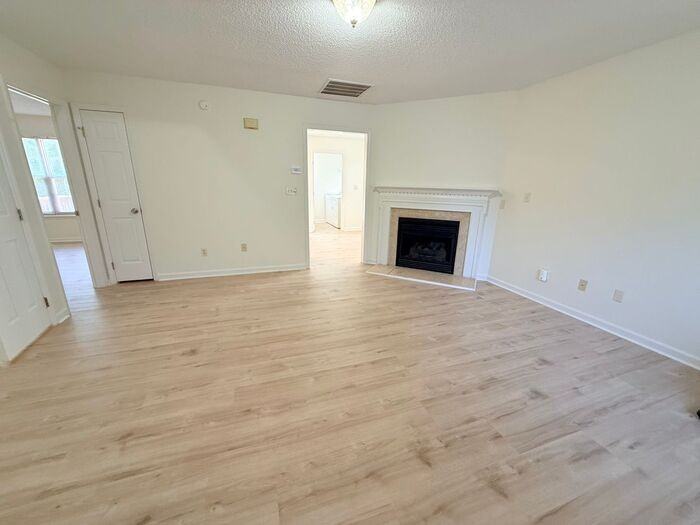 1529 Crag Burn Ln - Photo 4 of 28