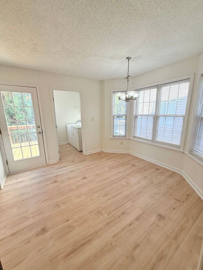 1529 Crag Burn Ln - Photo 5 of 28