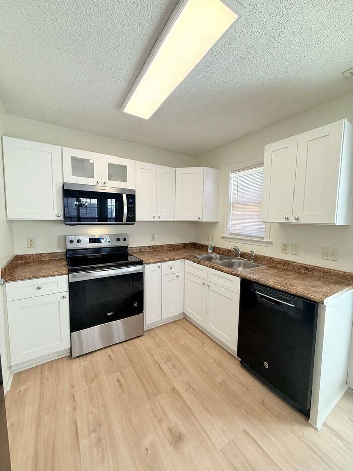 1529 Crag Burn Ln - Photo 7 of 28