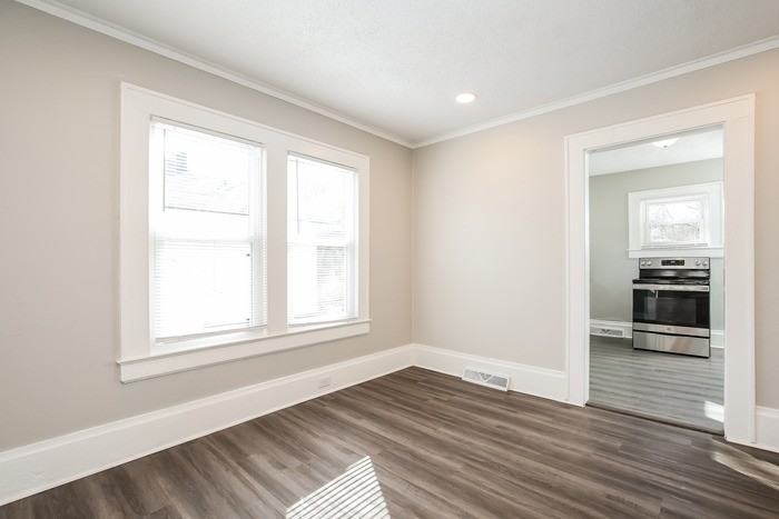 1613 N Hamilton St - Photo 5 of 10