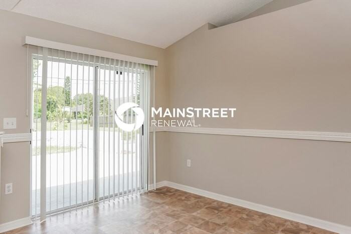 1394 Gillott St Nw - Photo 5 of 16