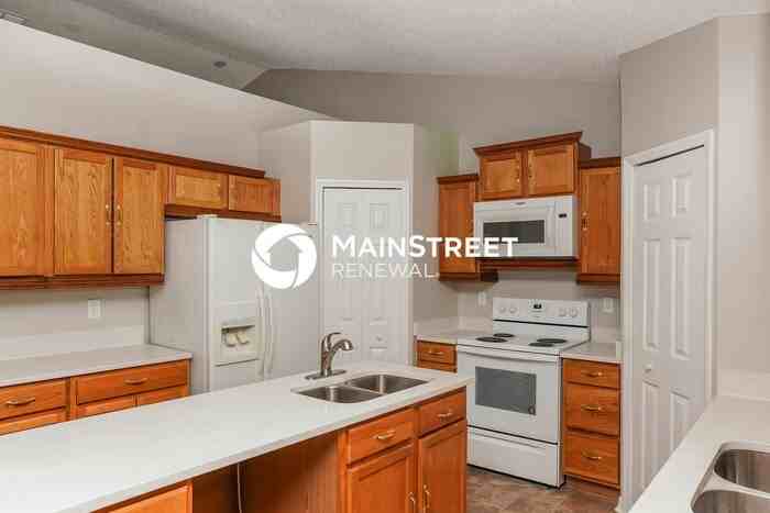 1394 Gillott St Nw - Photo 6 of 16