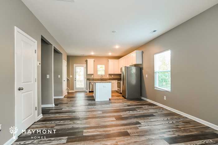 1432 Green Circle Dr - Photo 4 of 12