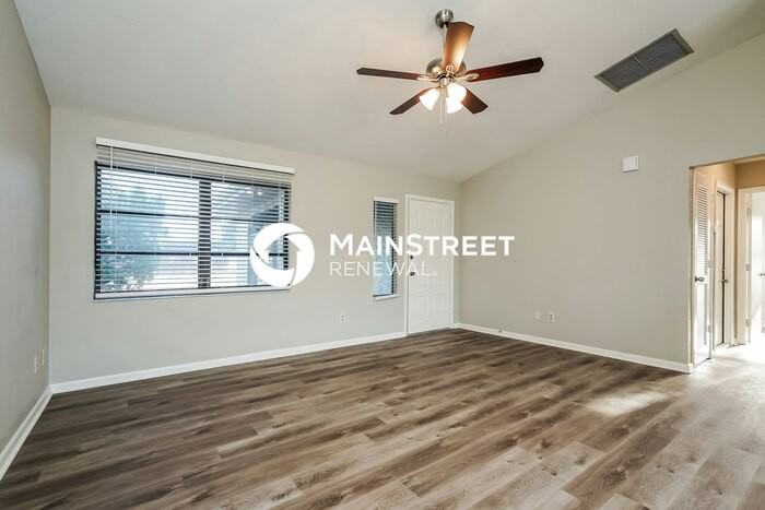 116 Jayside Ln - Photo 4 of 16