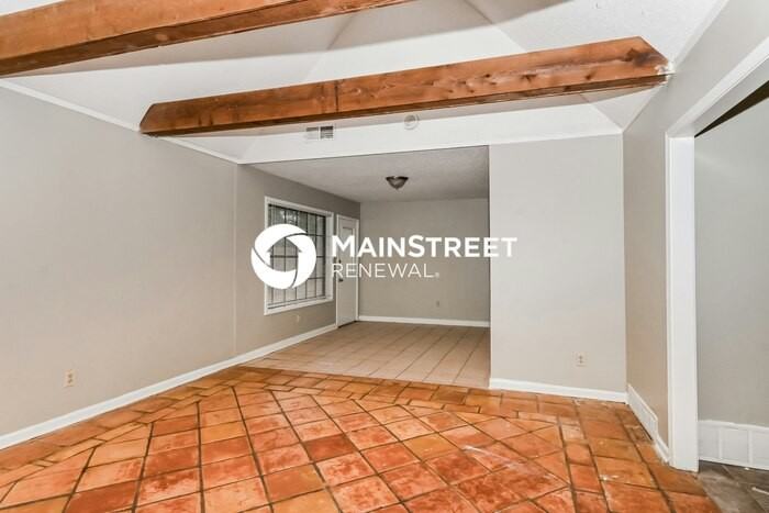 3927 Plum Hill Dr - Photo 4 of 16