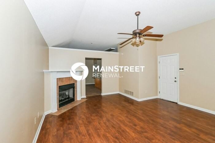 8188 Clubview Dr - Photo 5 of 17