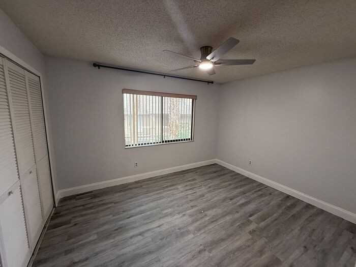 303 Sandlewood Trl #2 - Photo 7 of 13