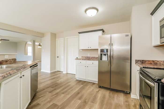 3098 W Meadowbend Ln - Photo 6 of 21