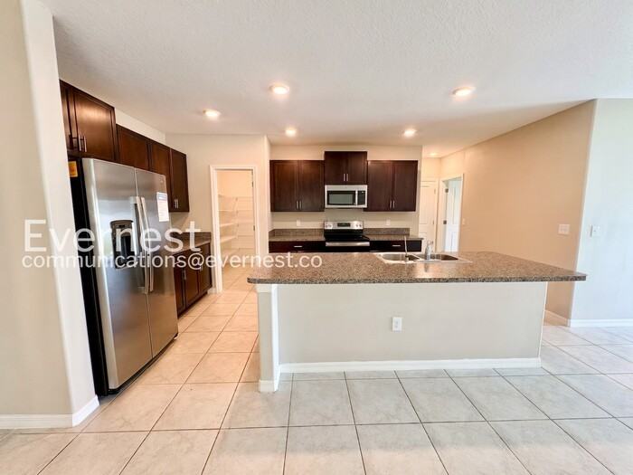 7329 Canterbury Bells Ct - Photo 3 of 32