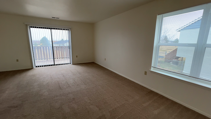 1217 Dakota Dr - Photo 3 of 5