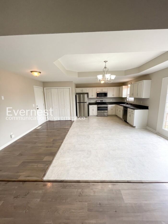 3800 Cindy Jo Dr N - Photo 4 of 27