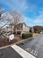 featured image of 710 Queens Path