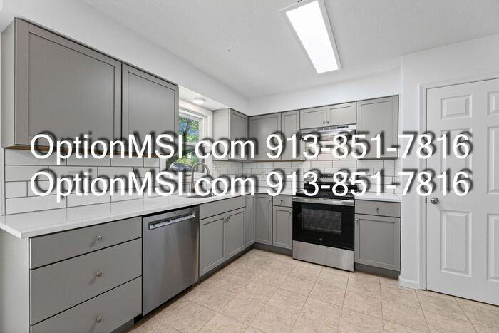 9005 Hunter St - Photo 5 of 40