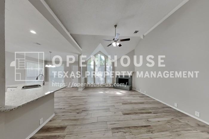 2525 Greenhaven Dr - Photo 4 of 21