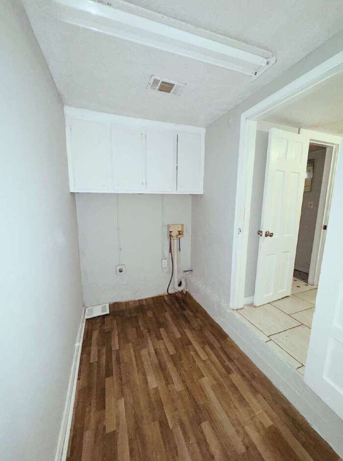 743 Bright St - Photo 6 of 10