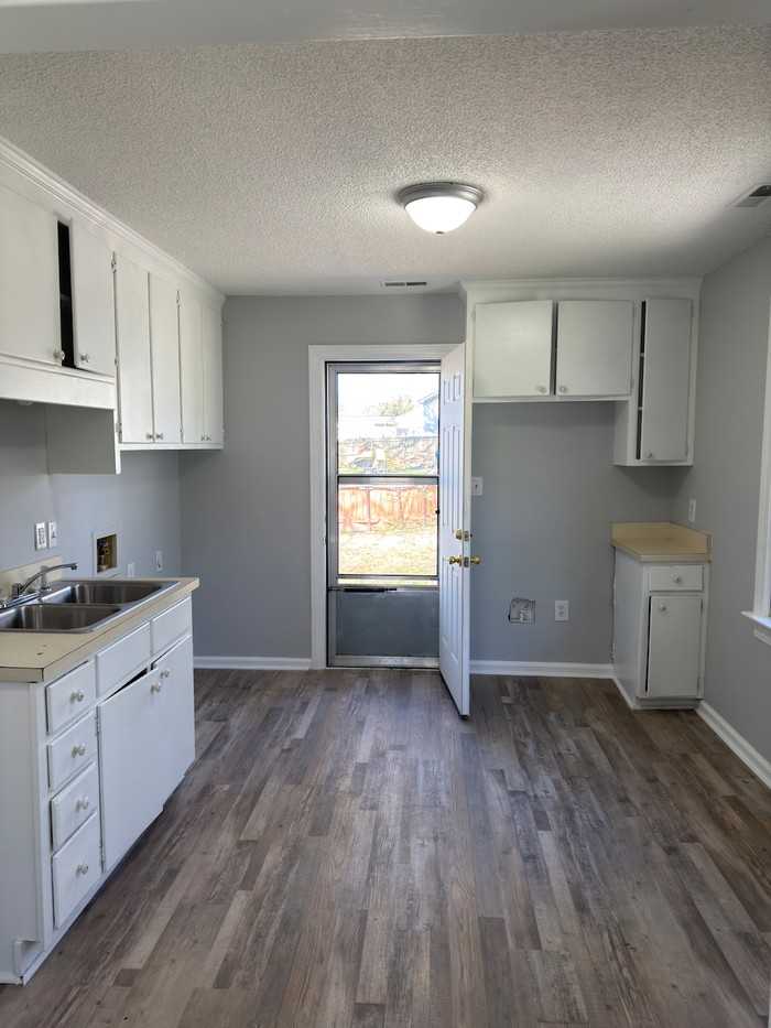 615 Taylor Dr - Photo 4 of 4