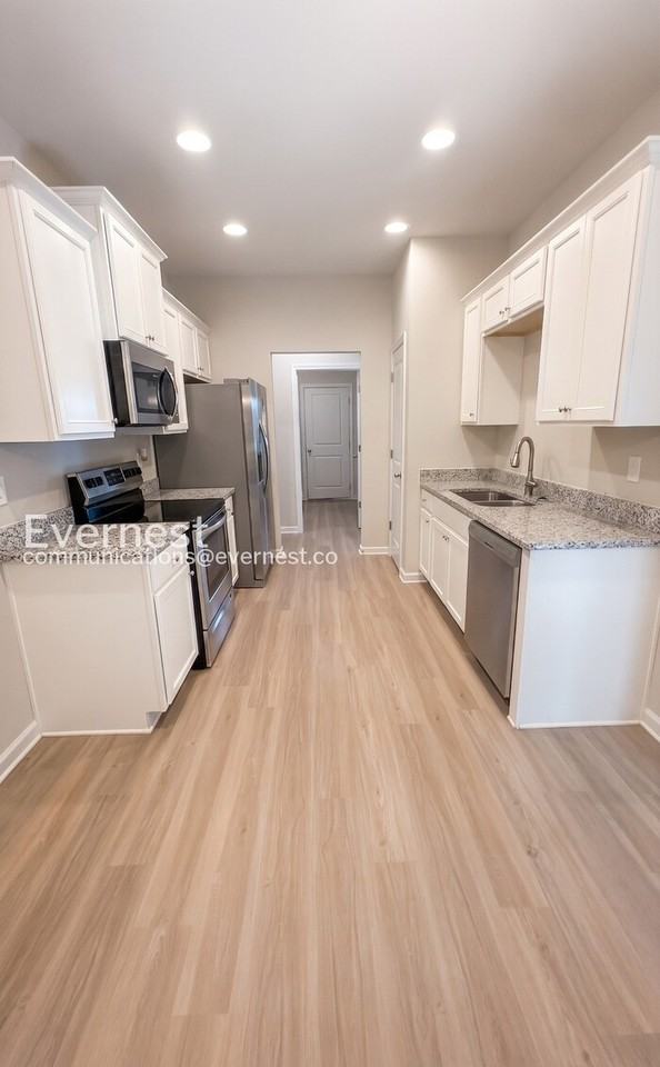 133 Culver St - Photo 4 of 27