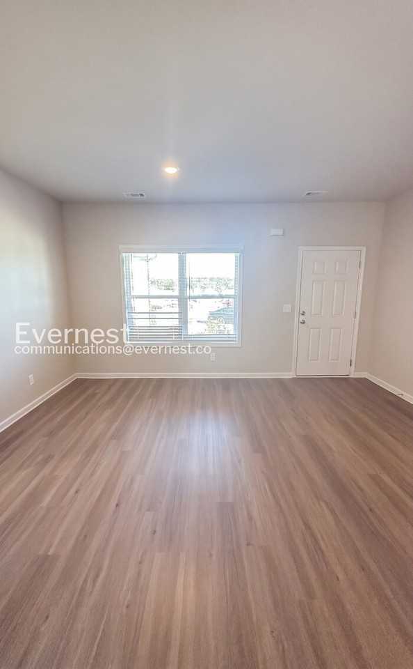 133 Culver St - Photo 5 of 27