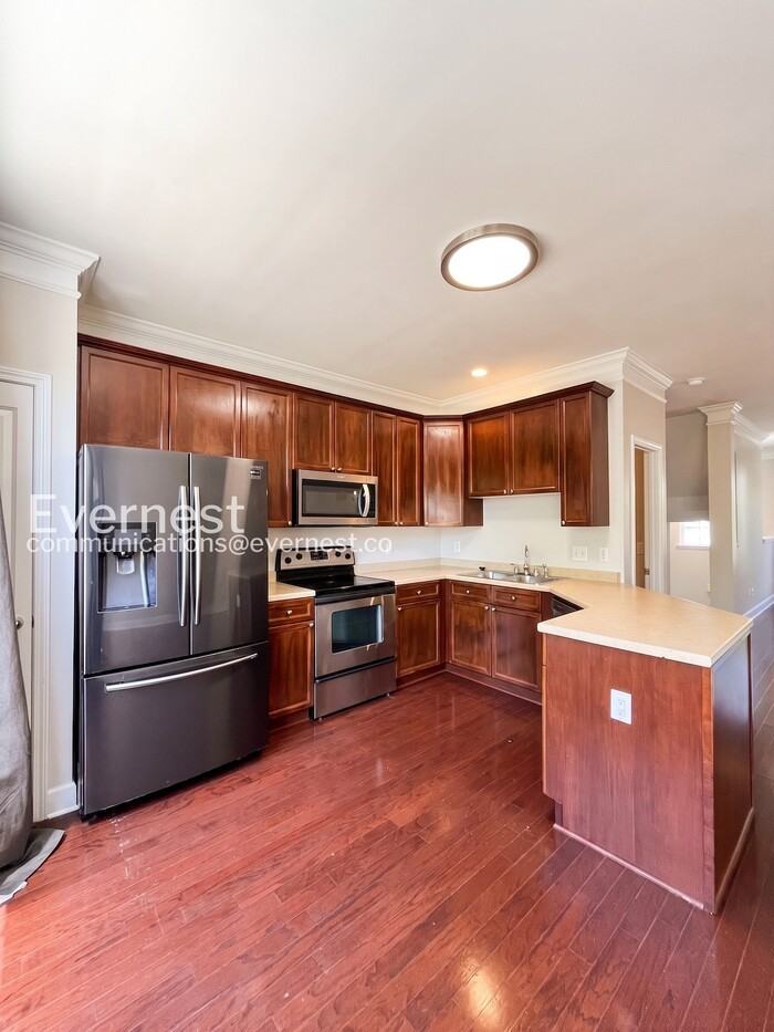 7222 Althorp Way - Photo 2 of 31