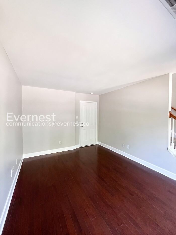 7222 Althorp Way - Photo 7 of 31