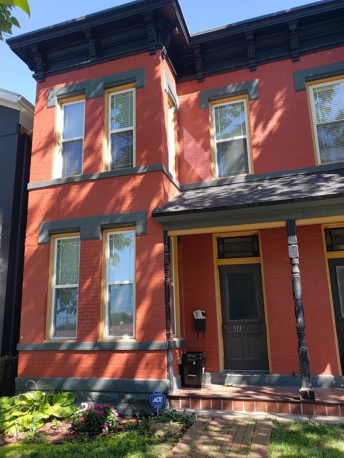 513 Holmes St - Photo 2 of 17