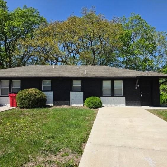 408 Ne Westwind Dr #B - Photo 4 of 13