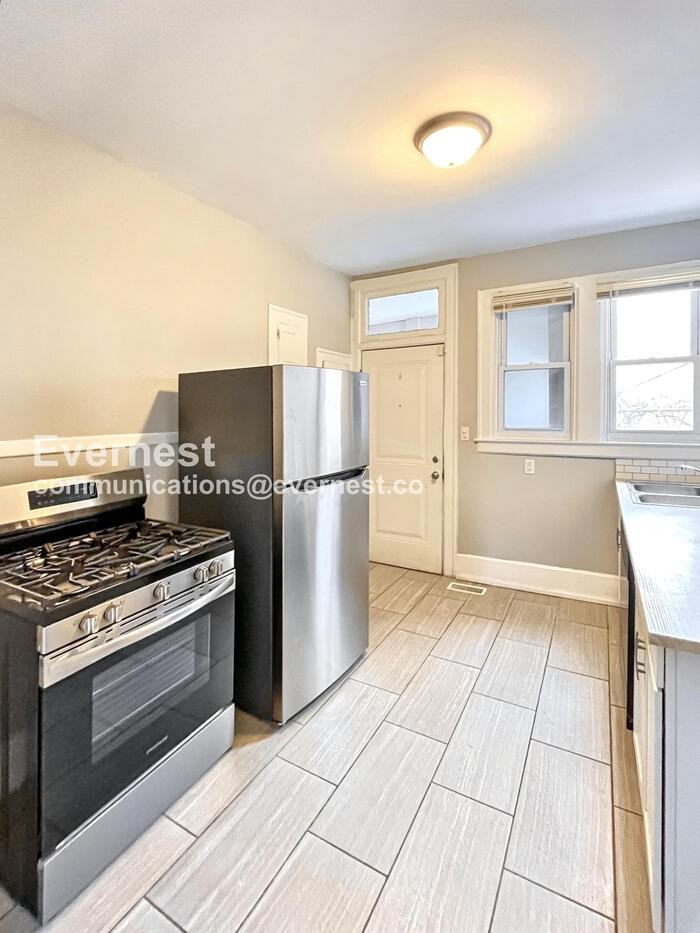 9429 Brush St #1B - Photo 2 of 19