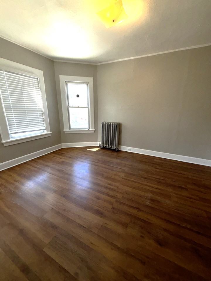 203 Lawrence Pl #2 - Photo 4 of 10