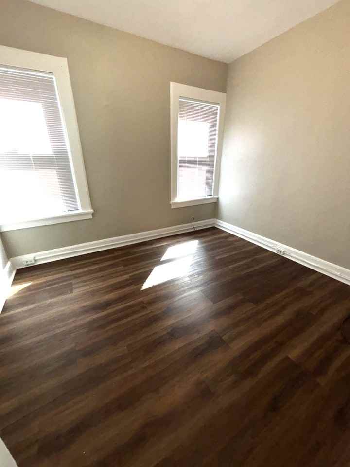 203 Lawrence Pl #2 - Photo 5 of 10