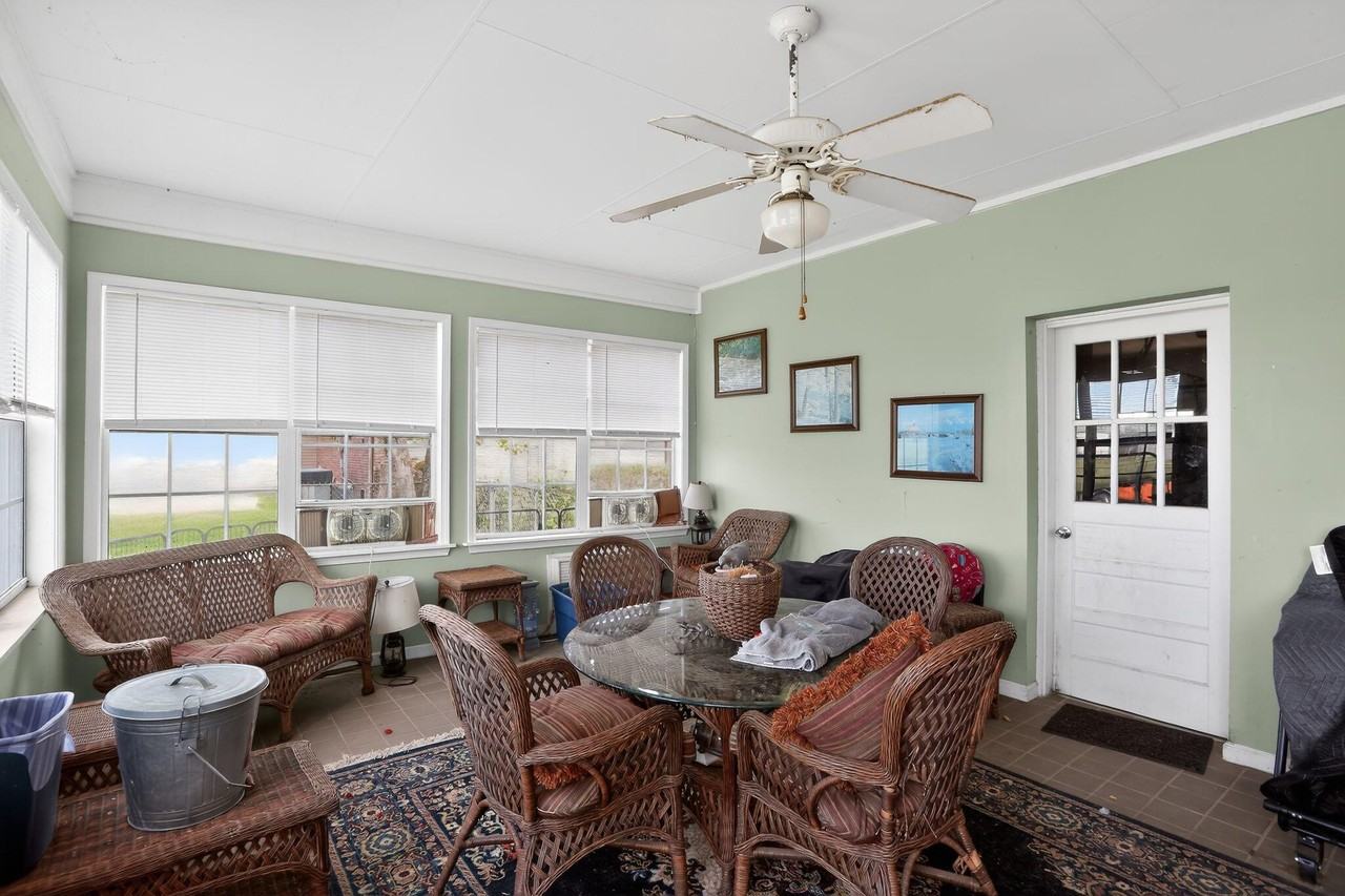 1035 W End St #NA - Photo 3 of 11