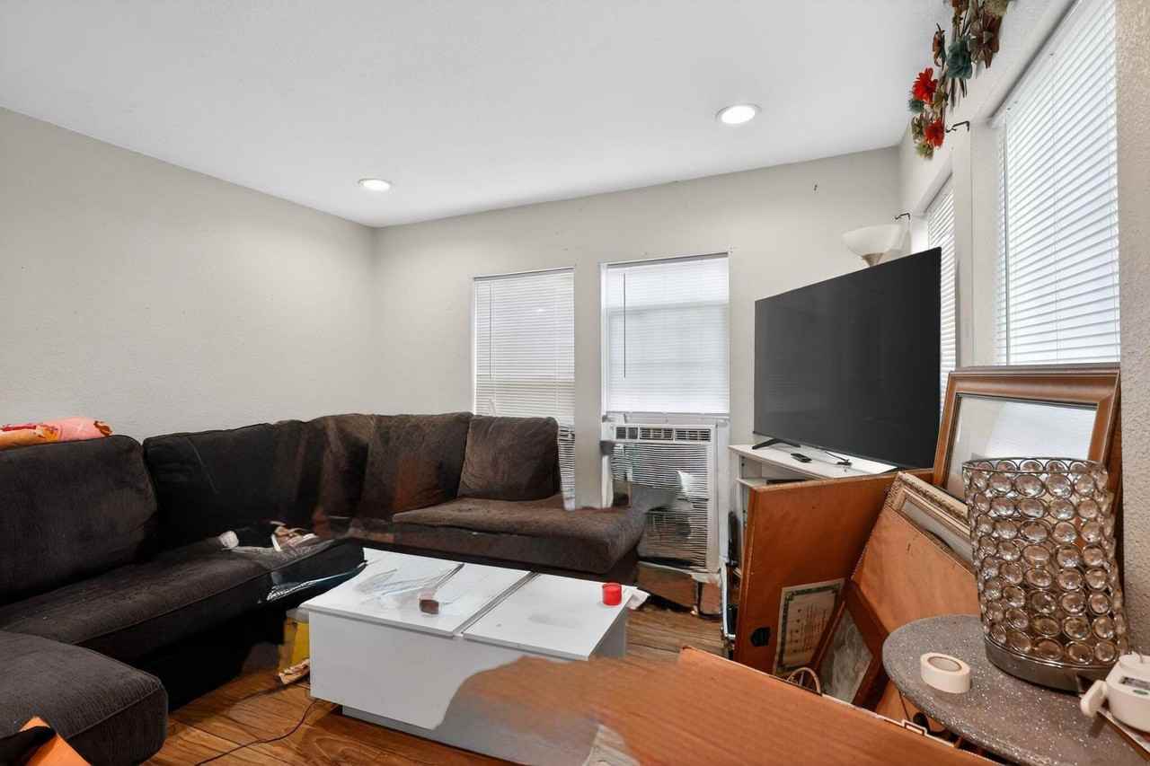 511 W Orange St #NA - Photo 3 of 8