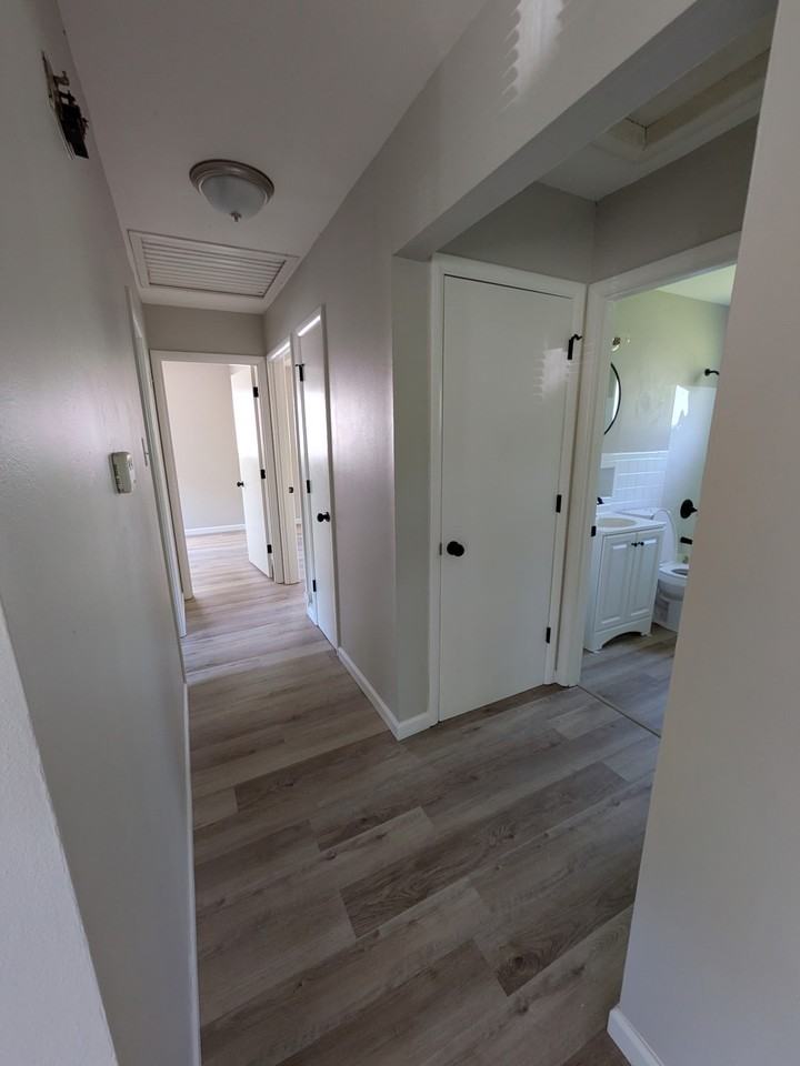 1473 Broadlawns Ln #NA - Photo 7 of 9