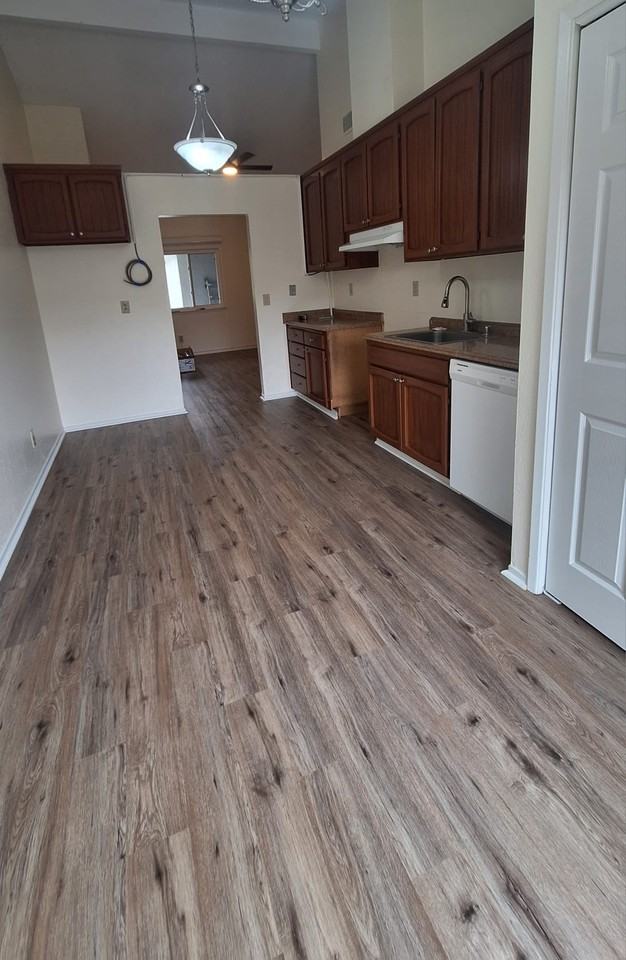 Pepper Oaks Dr #2818 - Photo 3 of 12