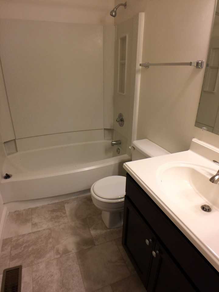 626 Newbridge Ct #626 - Photo 6 of 8