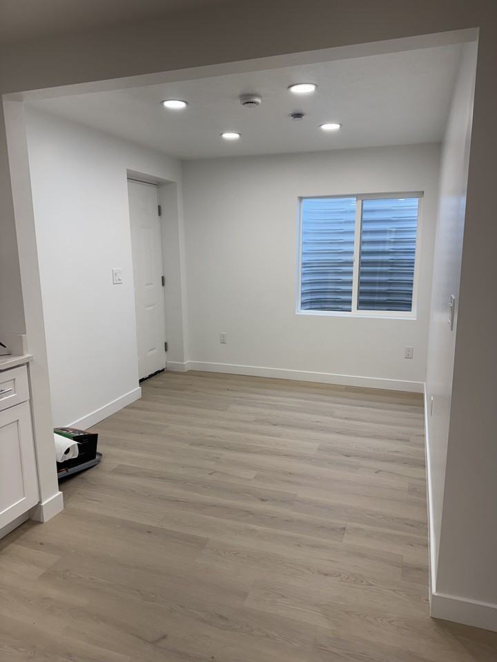 1989 E Chickadee Dr - Photo 2 of 9